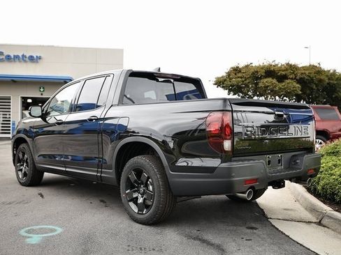 New 2026 Honda Ridgeline Black Edition image 9