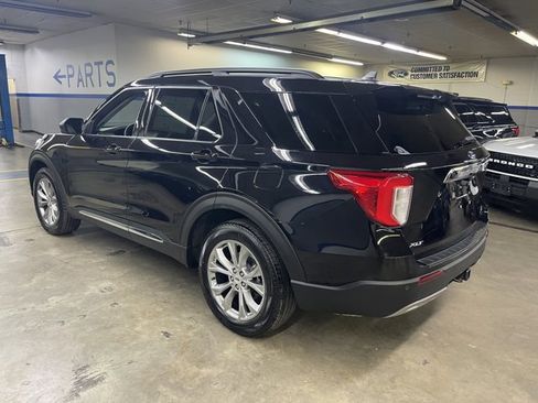 Certified 2023 Ford Explorer XLT w/ Equipment Group 202A AWD/4WD image 5