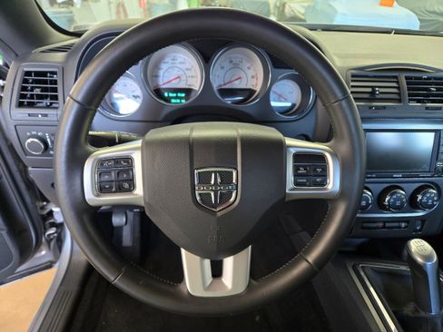 Used 2014 Dodge Challenger R/T Plus image 9