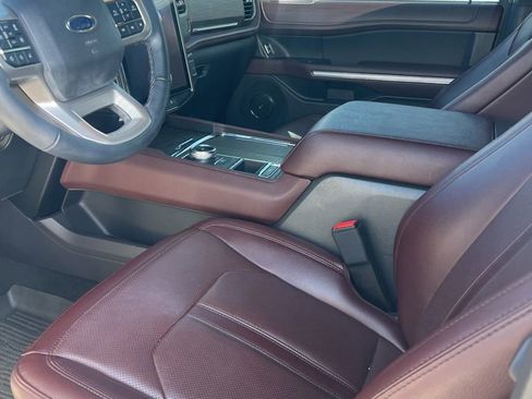 Used 2024 Ford Expedition Limited RWD image 4