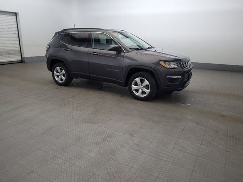 Used 2018 Jeep Compass Latitude w/ Cold Weather Group AWD/4WD image 11