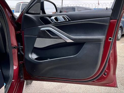 Used 2025 BMW X6 xDrive40i w/ Executive Package image 22