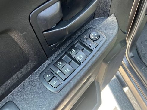 Used 2017 RAM 3500 Tradesman w/ Chrome Appearance Group AWD/4WD image 13