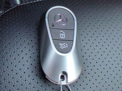 Used 2026 Mercedes-Benz GLC 300 image 28