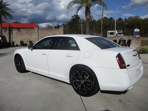 Used 2014 Chrysler 300 S image 19