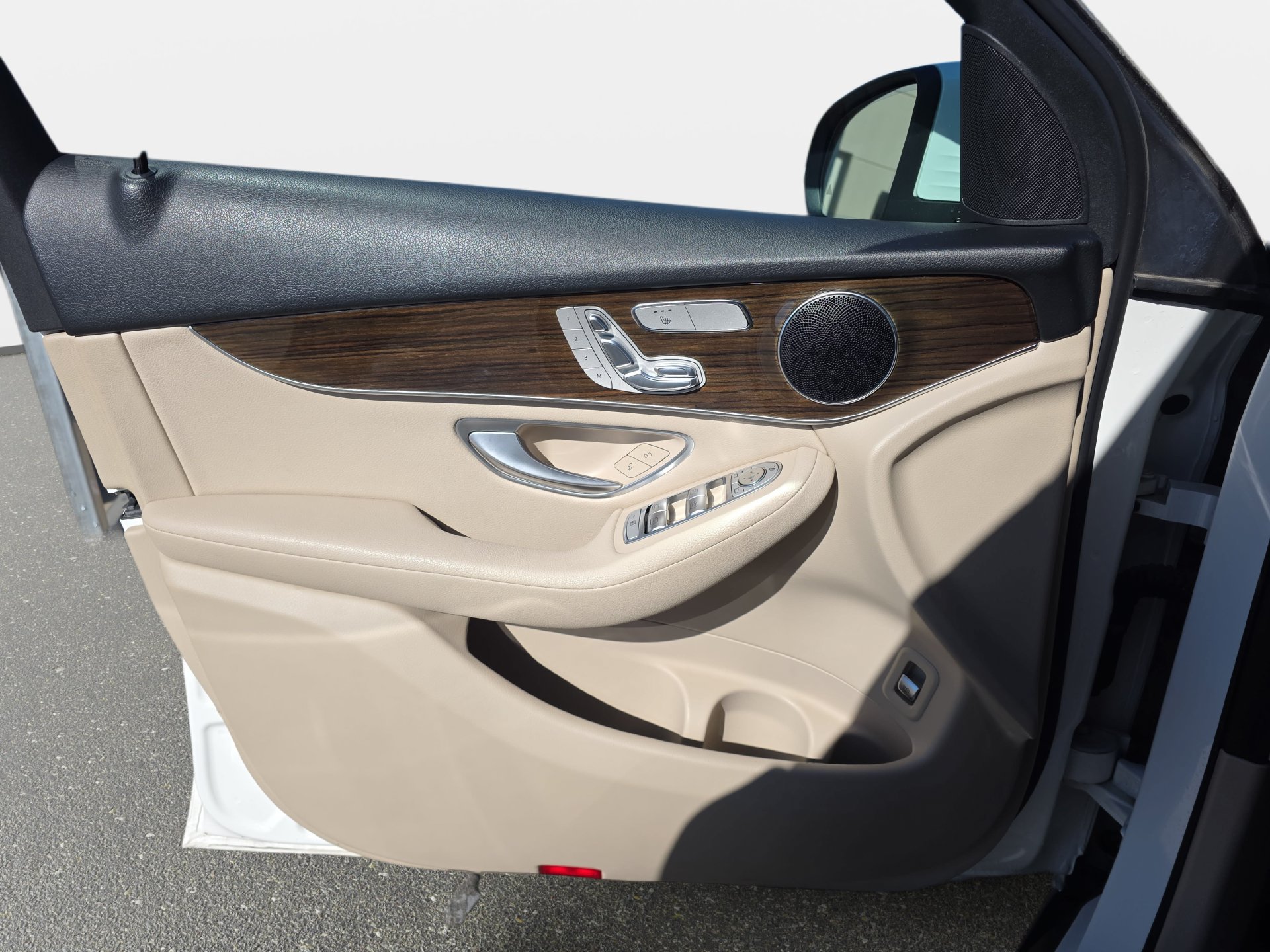 Used 2021 Mercedes-Benz GLC 300 4MATIC image 26