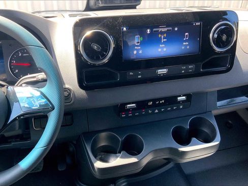 New 2025 Mercedes-Benz Sprinter 2500 image 23