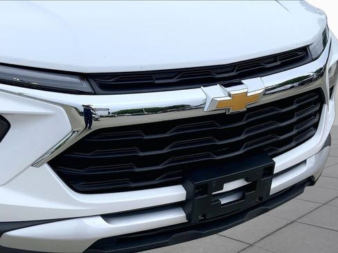 Used 2025 Chevrolet TrailBlazer LT AWD/4WD image 31
