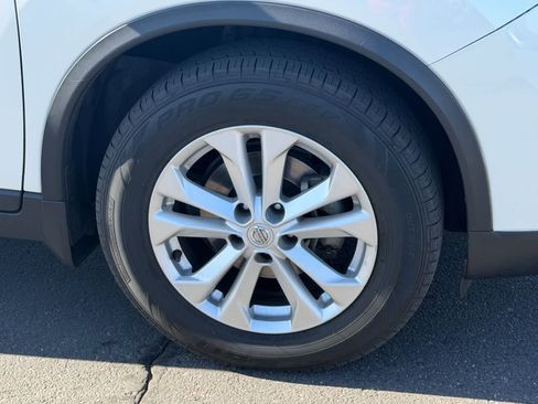 Used 2016 Nissan Rogue SV image 5