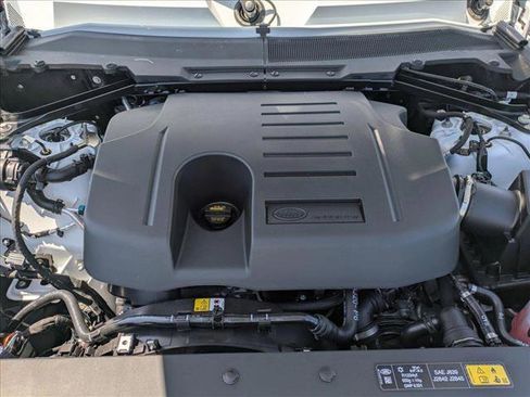 New 2025 Land Rover Defender 110 S image 18