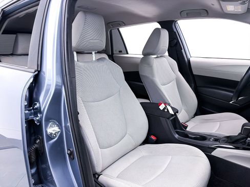 Used 2022 Toyota Corolla Cross LE FWD image 31