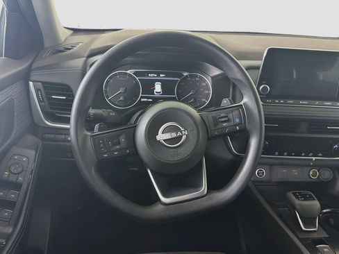 Used 2023 Nissan Rogue SV FWD image 17