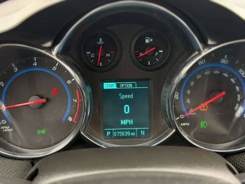 Used 2016 Chevrolet Cruze LT FWD image 14