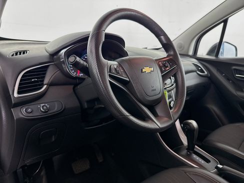 Used 2021 Chevrolet Trax LT AWD/4WD image 20