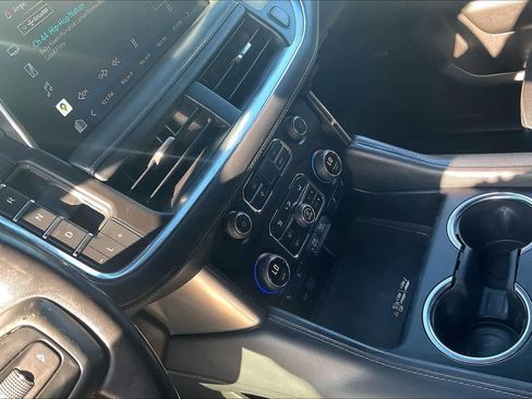 Used 2022 Chevrolet Tahoe Z71 image 16