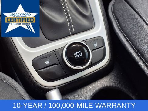 Used 2024 Hyundai Venue Limited image 13