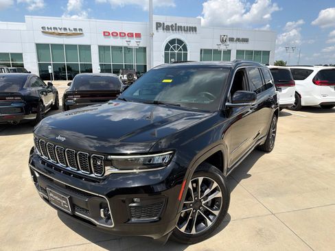 Used 2022 Jeep Grand Cherokee L Overland w/ Advanced Protech Group III AWD/4WD image 1