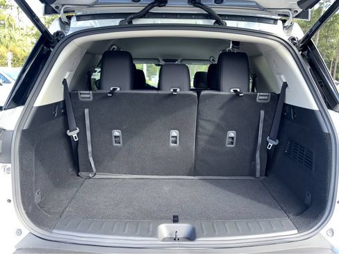 Certified 2025 Nissan Pathfinder SV w/ SV Premium Package FWD image 37