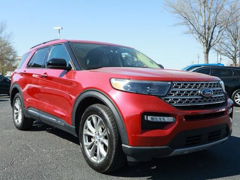 Used 2023 Ford Explorer Limited image 3