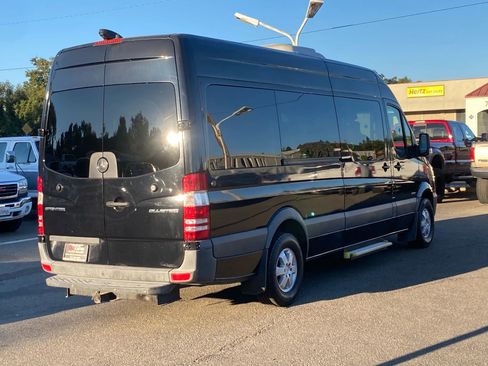 Used 2016 Mercedes-Benz Sprinter 2500 image 4