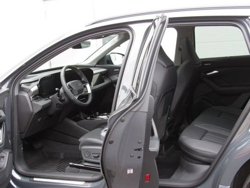 Used 2025 Audi Q6 e-tron Prestige AWD/4WD image 15
