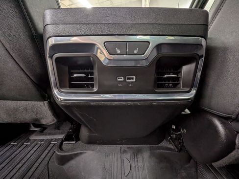 Used 2024 GMC Sierra 2500 SLT w/ SLT Premium Package image 12