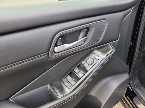 New 2026 Nissan Rogue SV AWD/4WD image 16