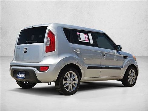 Used 2013 Kia Soul + FWD image 5