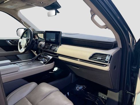 Used 2022 Lincoln Navigator L Reserve AWD/4WD image 33