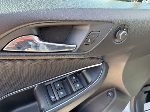 Used 2017 Chevrolet Cruze LS image 17