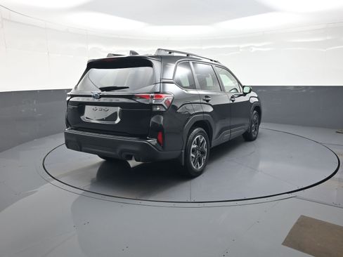 Certified 2025 Subaru Forester Premium AWD/4WD image 3