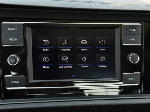 Certified 2023 Volkswagen Jetta SE w/ Panoramic Sunroof Package FWD image 13