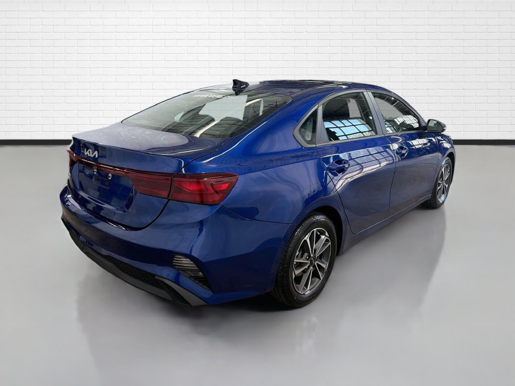 Used 2023 Kia Forte LXS w/ LXS Technology Package FWD image 9