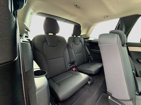 Used 2025 Volvo XC90 B5 Plus image 21