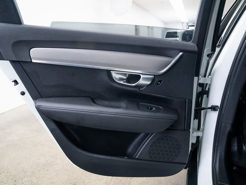 Used 2017 Volvo V90 T6 Cross Country image 19