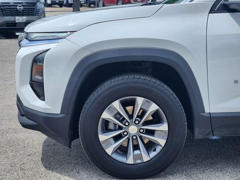 Used 2026 Chevrolet Equinox LT w/ Convenience Package II FWD image 5