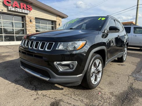 Used 2019 Jeep Compass Limited AWD/4WD image 10