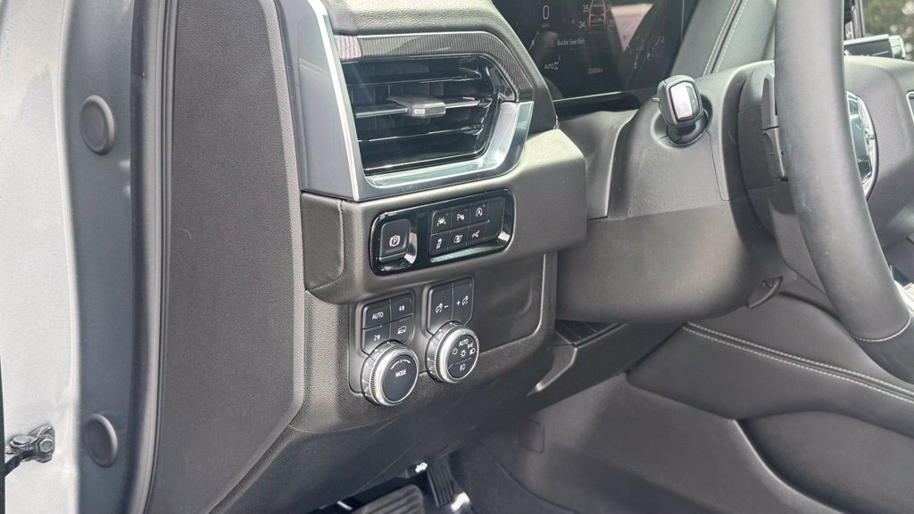 Used 2025 GMC Yukon Elevation w/ LPO, Get Active Package AWD/4WD image 29