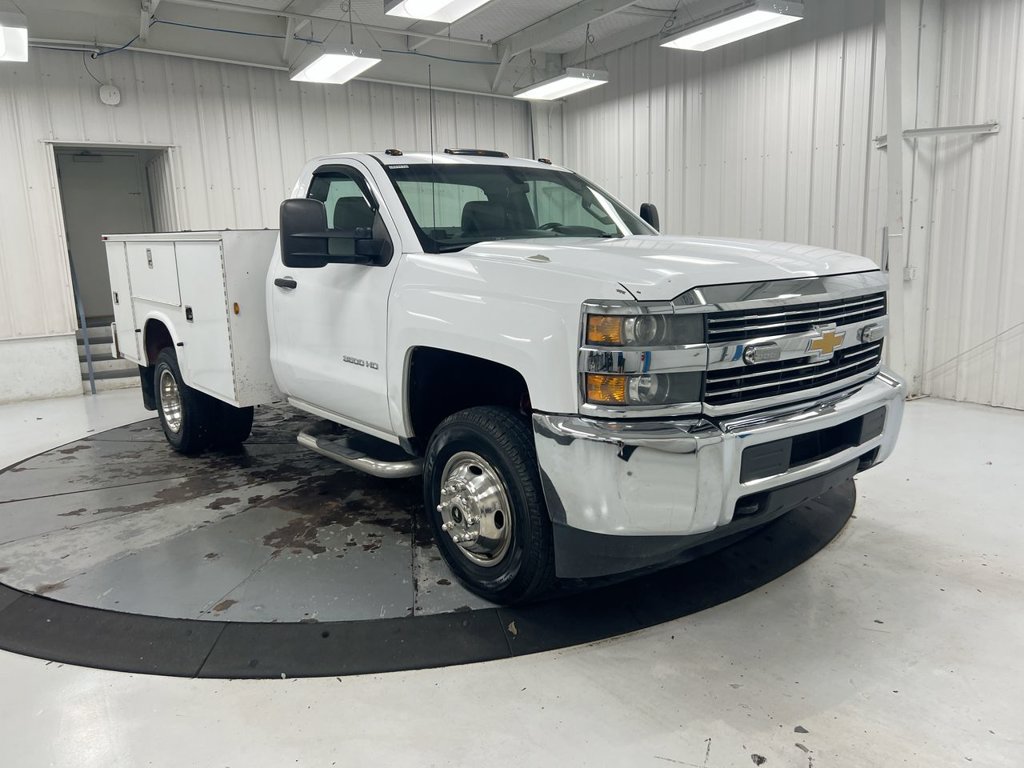 Used 2015 Chevrolet Silverado 3500 W/T RWD image 2