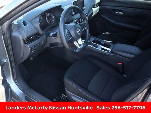 Used 2025 Nissan Sentra SV w/ Trunk Package image 17