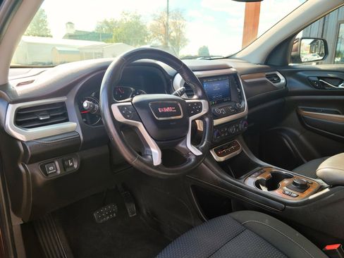 Used 2020 GMC Acadia SLE w/ Driver Convenience Package image 9