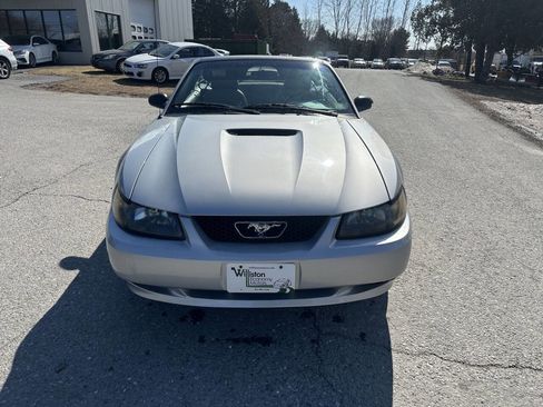 Used 2002 Ford Mustang Convertible RWD image 8