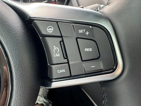 Used 2018 Jaguar F-TYPE Coupe RWD image 26