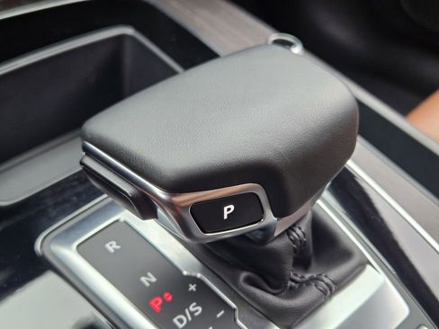 Certified 2025 Audi Q5 e Premium Plus AWD/4WD image 26