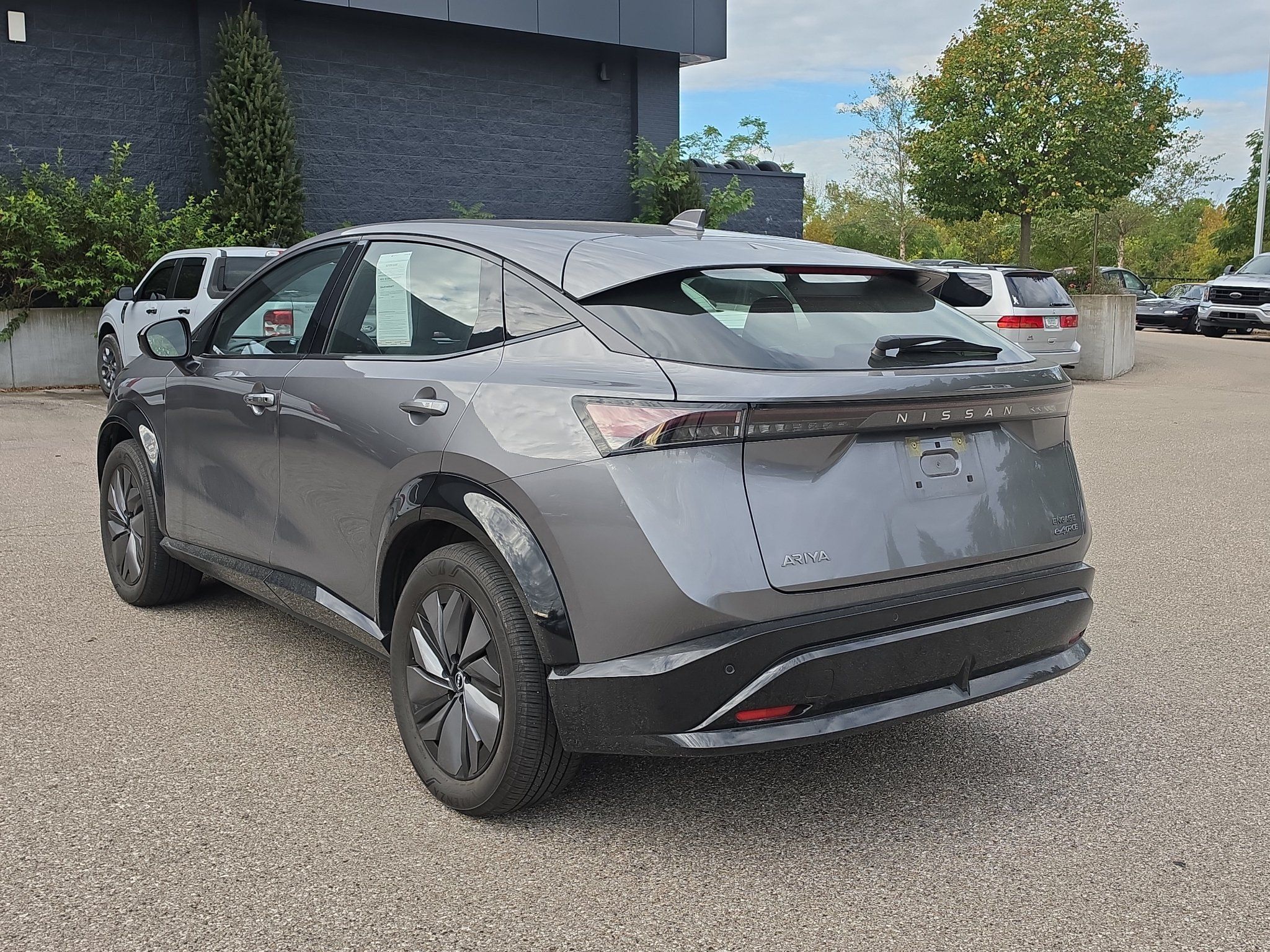 Used 2023 Nissan Ariya AWD image 6