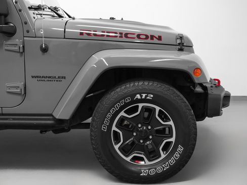 Used 2015 Jeep Wrangler Unlimited Rubicon AWD/4WD image 14