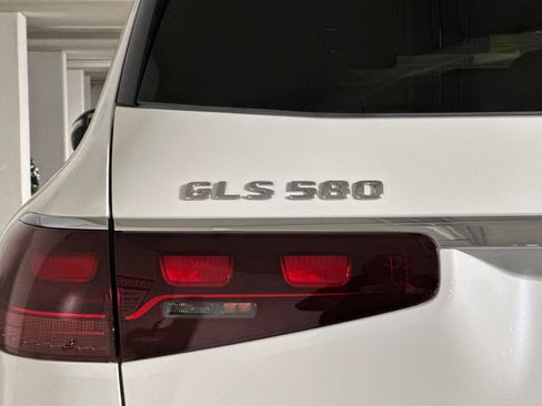 New 2026 Mercedes-Benz GLS 580 4MATIC image 12