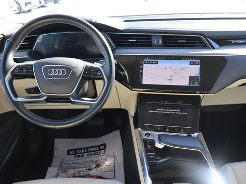 Used 2024 Audi Q8 e-tron Premium Plus w/ Premium Plus Package image 12