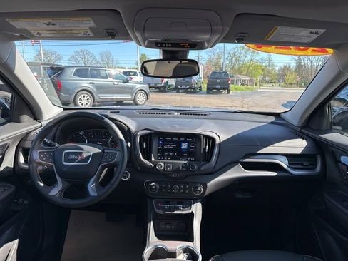 Used 2024 GMC Terrain AT4 AWD/4WD image 27