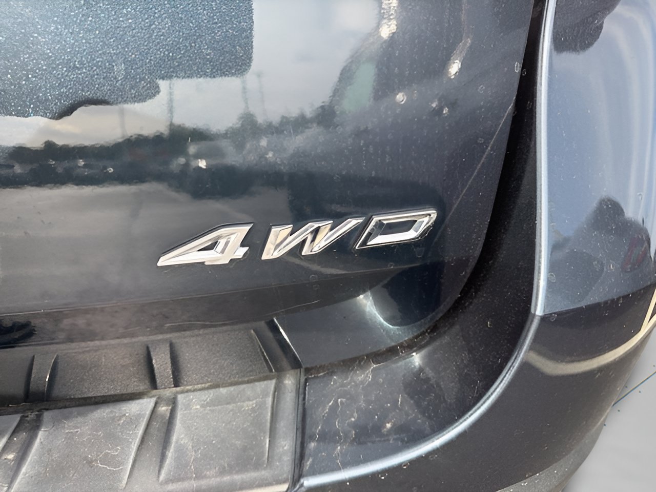 Used 2022 Ford Explorer XLT w/ Equipment Group 202A AWD/4WD image 12